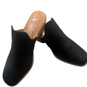 Very G NWOT Black Mules size 10